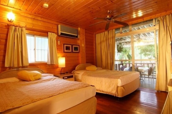 Economy Quadruple Room, 1 Bedroom | Desk, free WiFi, bed sheets - Sun Moon Lake Full House Resort (Yuchi)