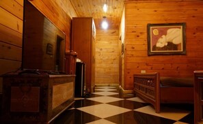 Quadrupla Deluxe | Bagno | Doccia, set di cortesia gratuito, asciugacapelli, asciugamani