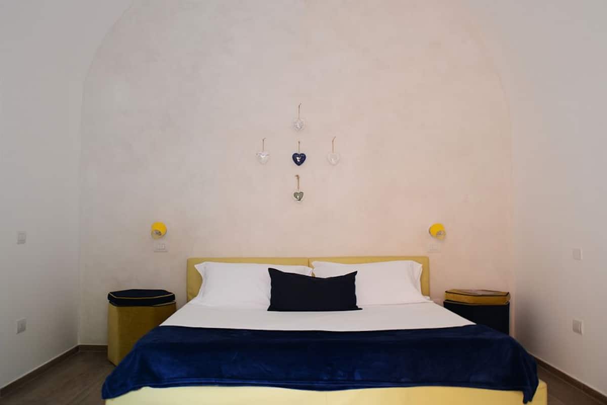 Suite, balcón | 1 habitación y ropa de cama de alta calidad