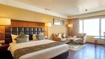 Premium bedding, minibar, in-room safe, desk