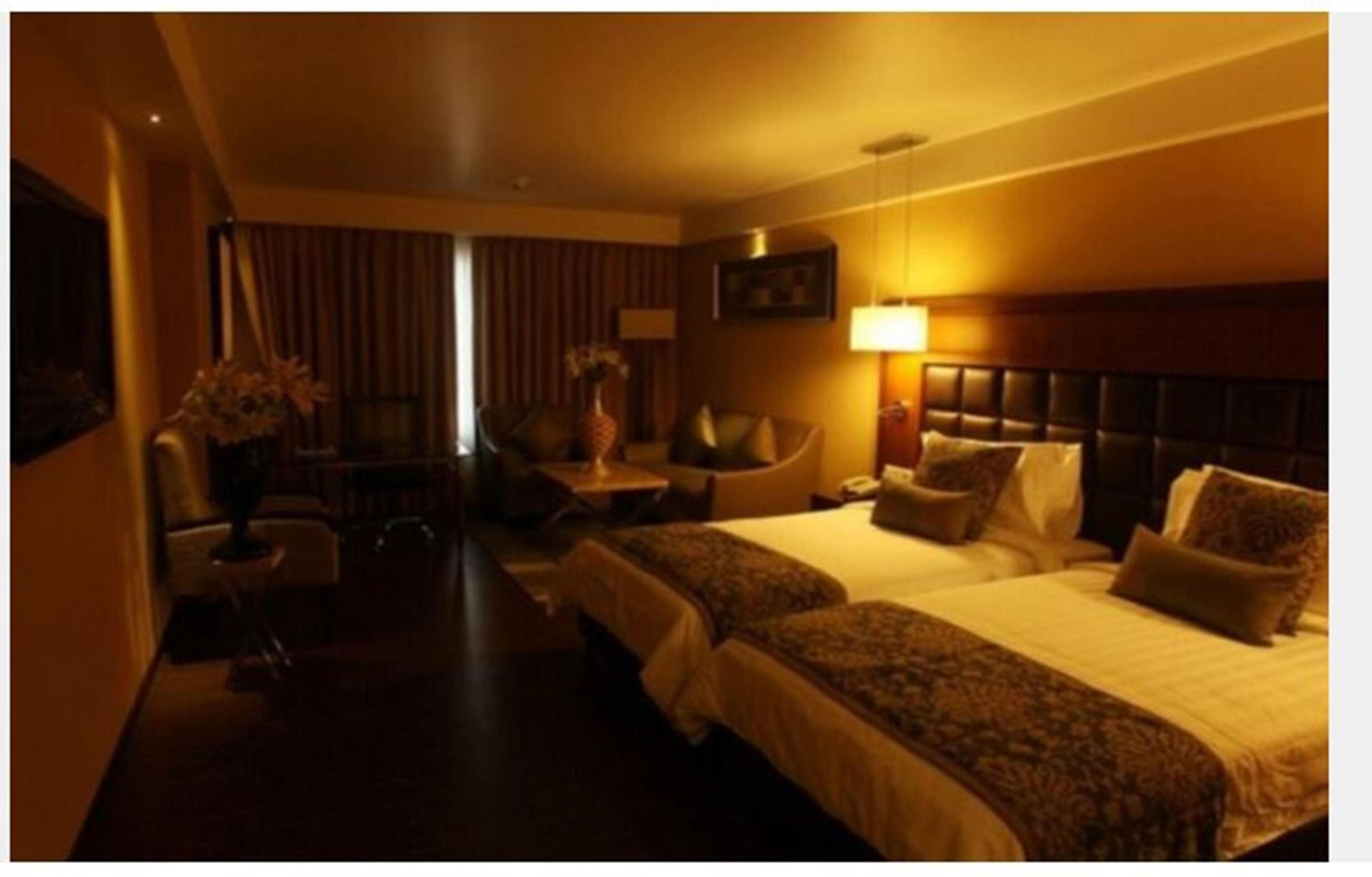 Habitación superior, 2 camas individuales | Ropa de cama de alta calidad y minibar 