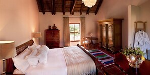 럭셔리 스위트 | 1 개의 침실, 이집트산 면 시트, 고급 침구, 무료 미니바 품목