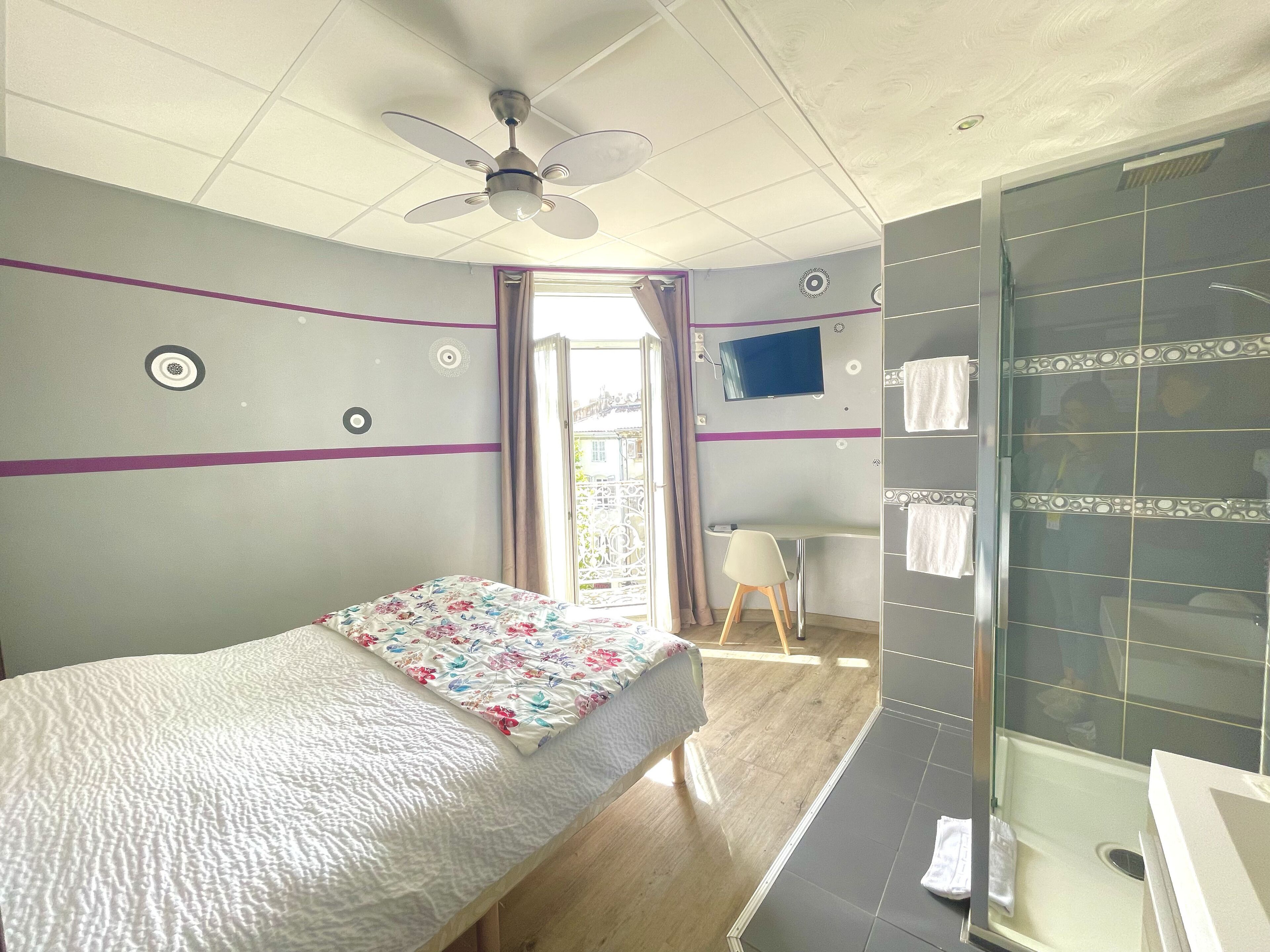 superior room | 1 bedroom, desk, blackout curtains, soundproofing