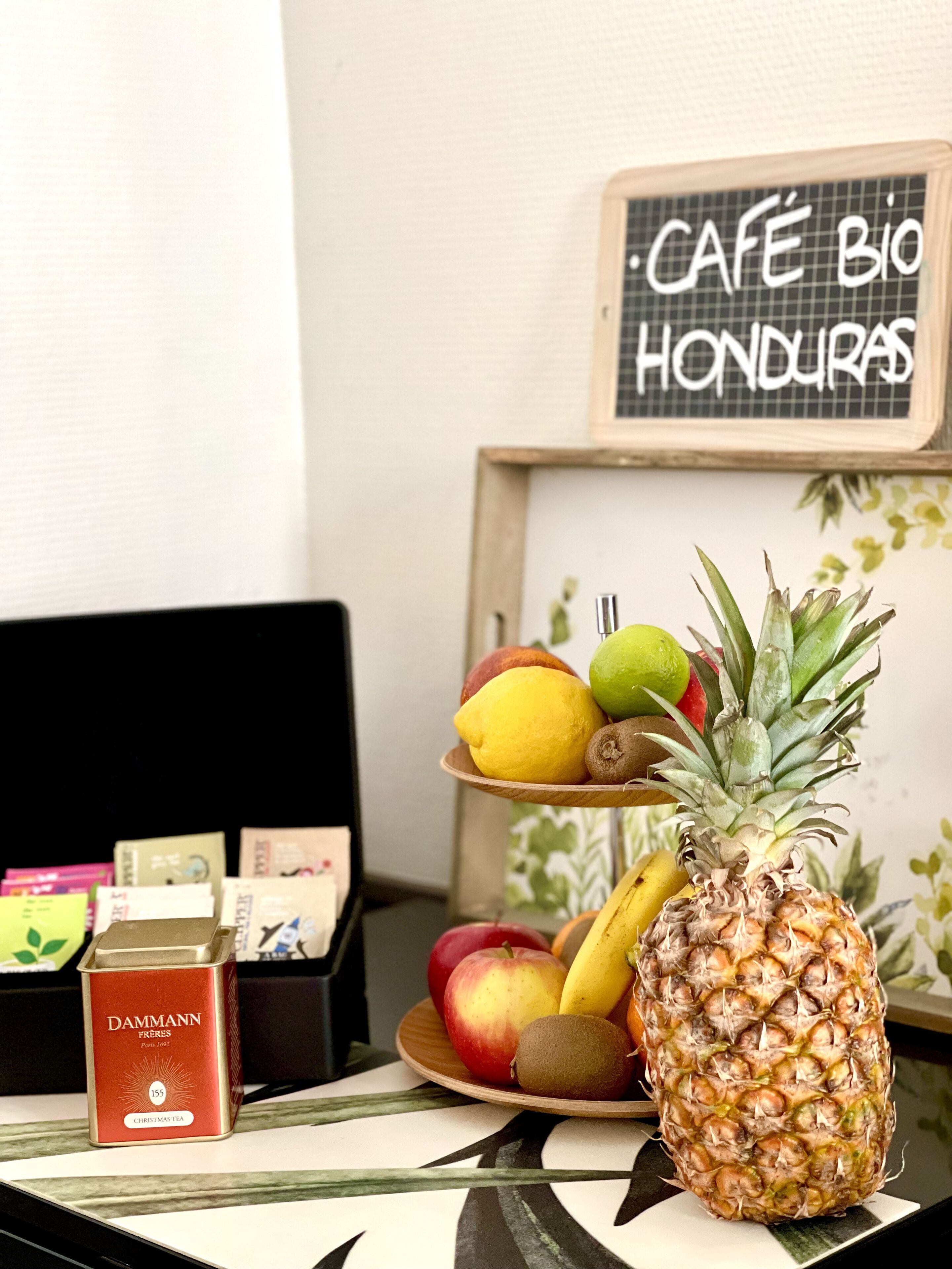 daily buffet breakfast (eur 11 per person)