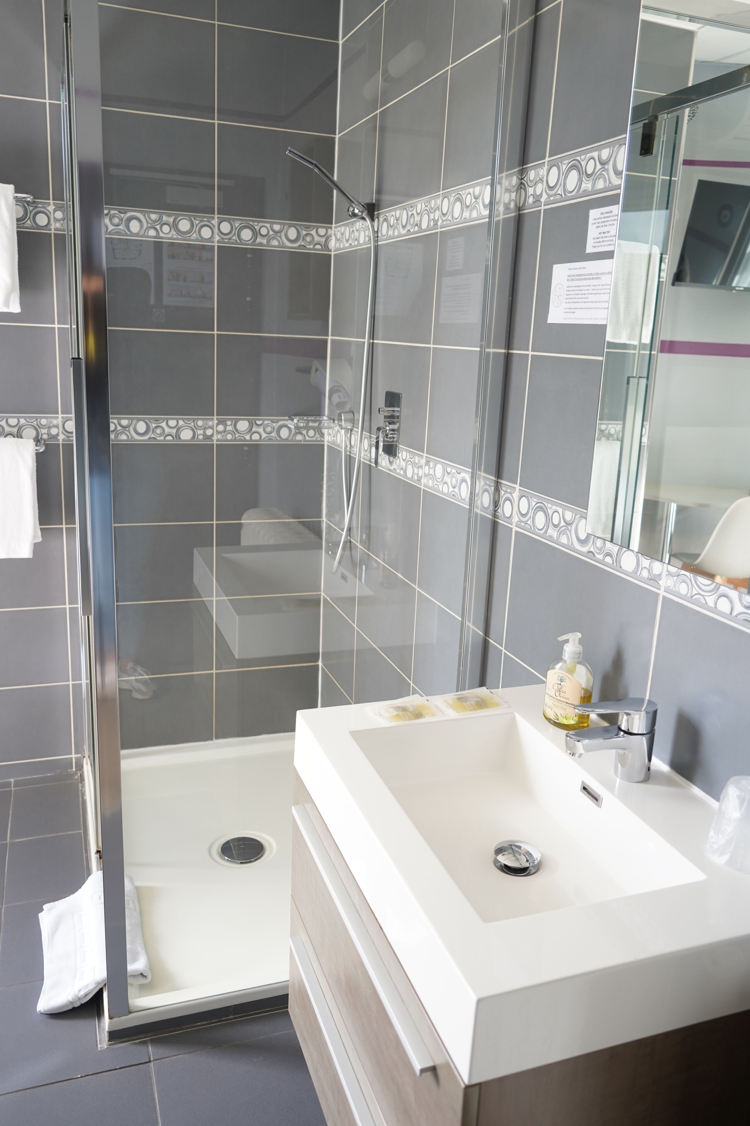 superior room | bathroom | free toiletries, hair dryer, towels