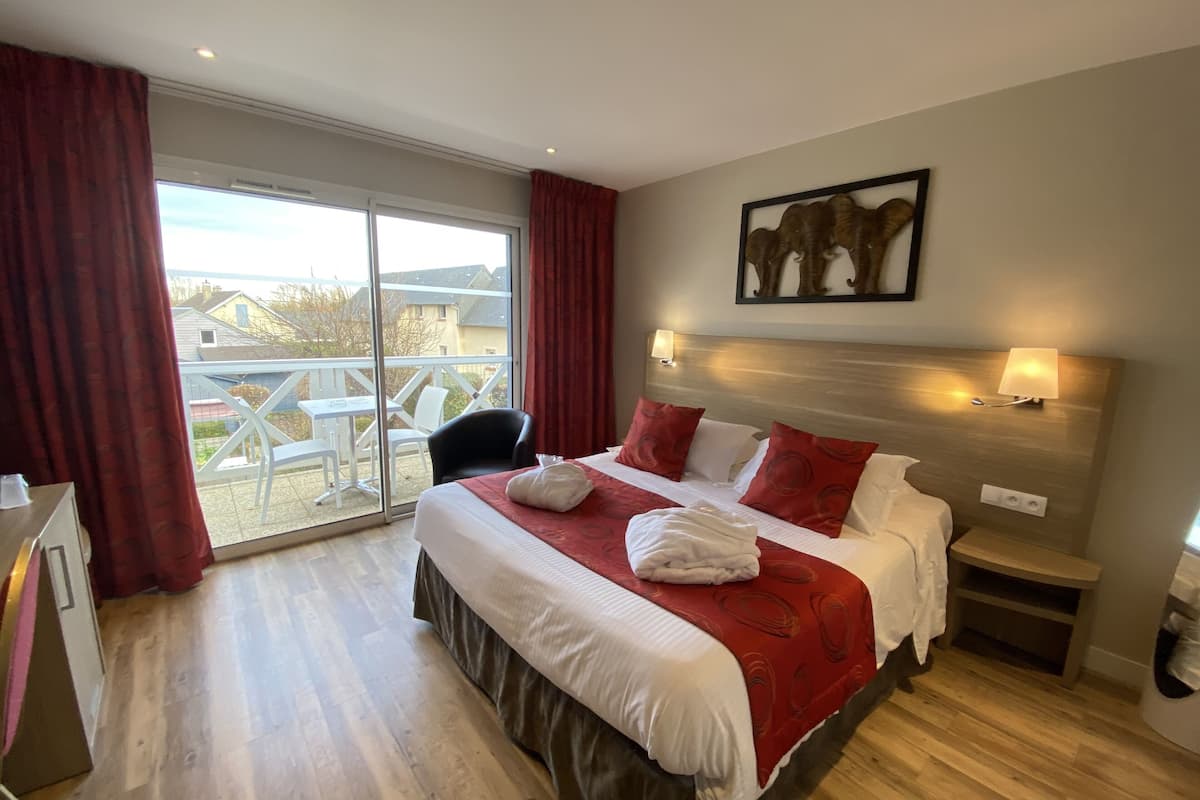Comfort Double Room | 1 bedroom, premium bedding, in-room safe, desk