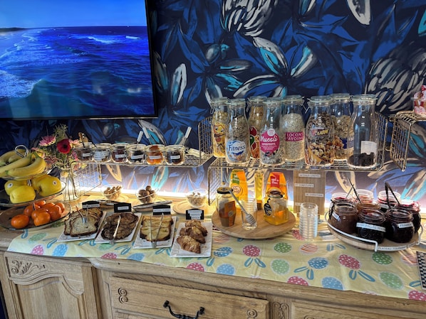 Desayuno buffet (EUR 14.50 por persona)