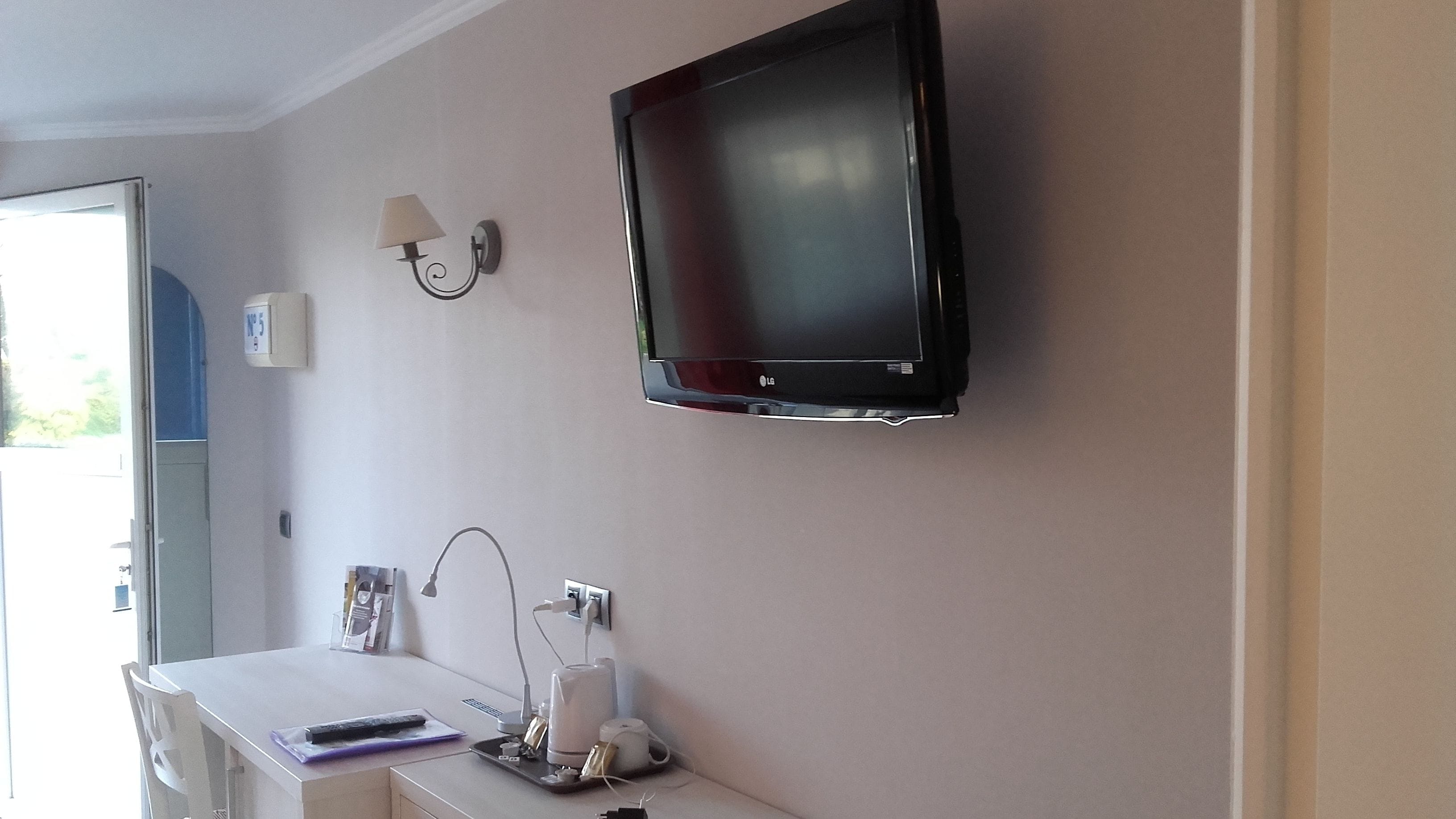 standard double room | 1 bedroom, premium bedding, in-room safe, desk