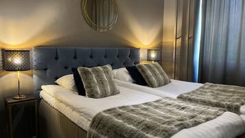 1 habitación, tabla de planchar con plancha, wifi gratis y ropa de cama