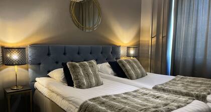 Golden Circle Suites