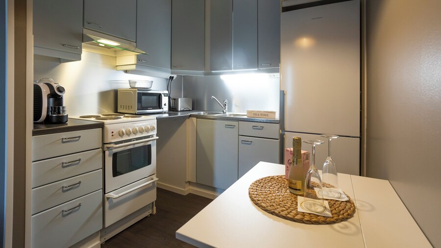 Golden Circle Suites