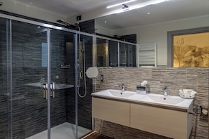 Luxury-Suite, 1 King-Bett | Badezimmer