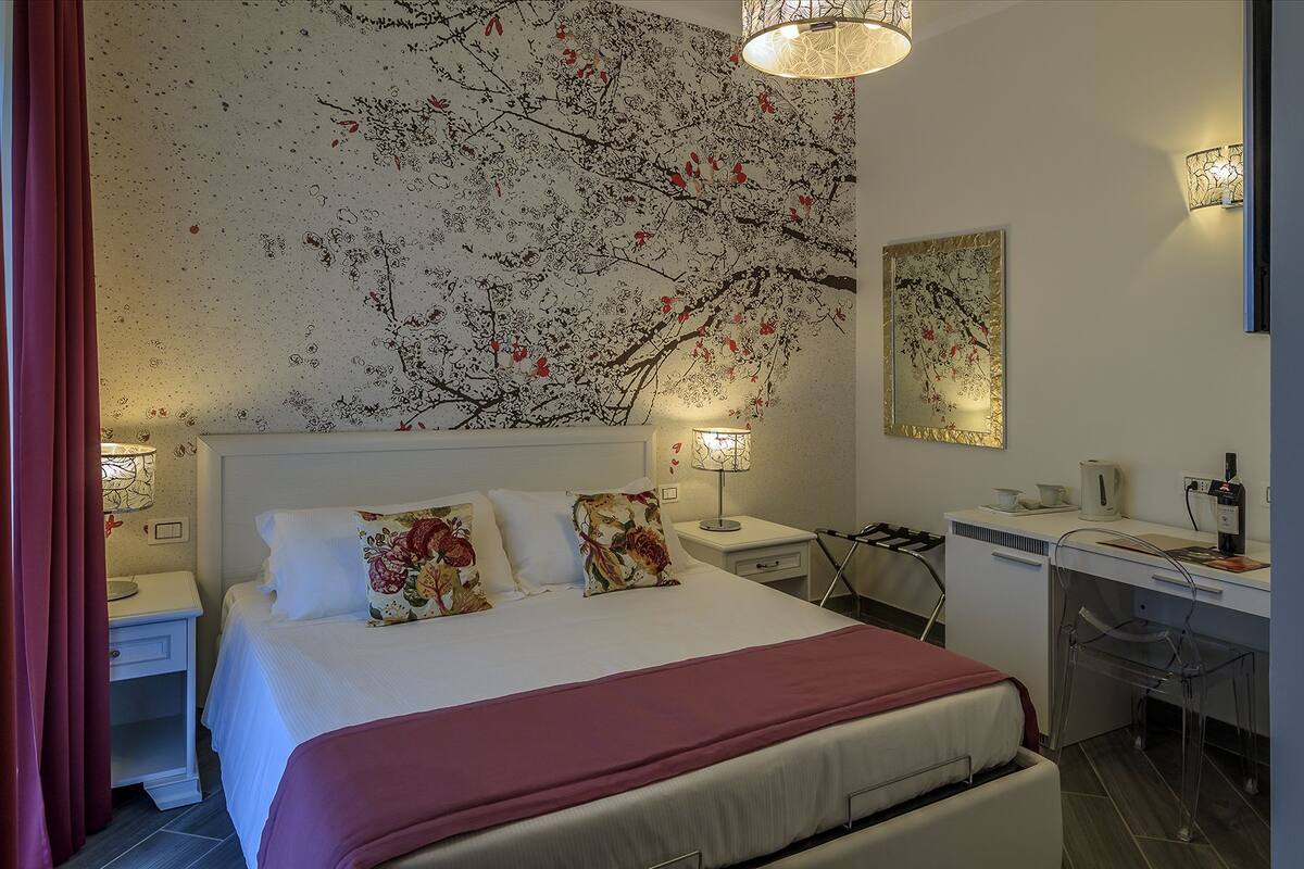Classic Double Room, 1 Double Bed | Egyptian cotton sheets, minibar, in-room safe, desk