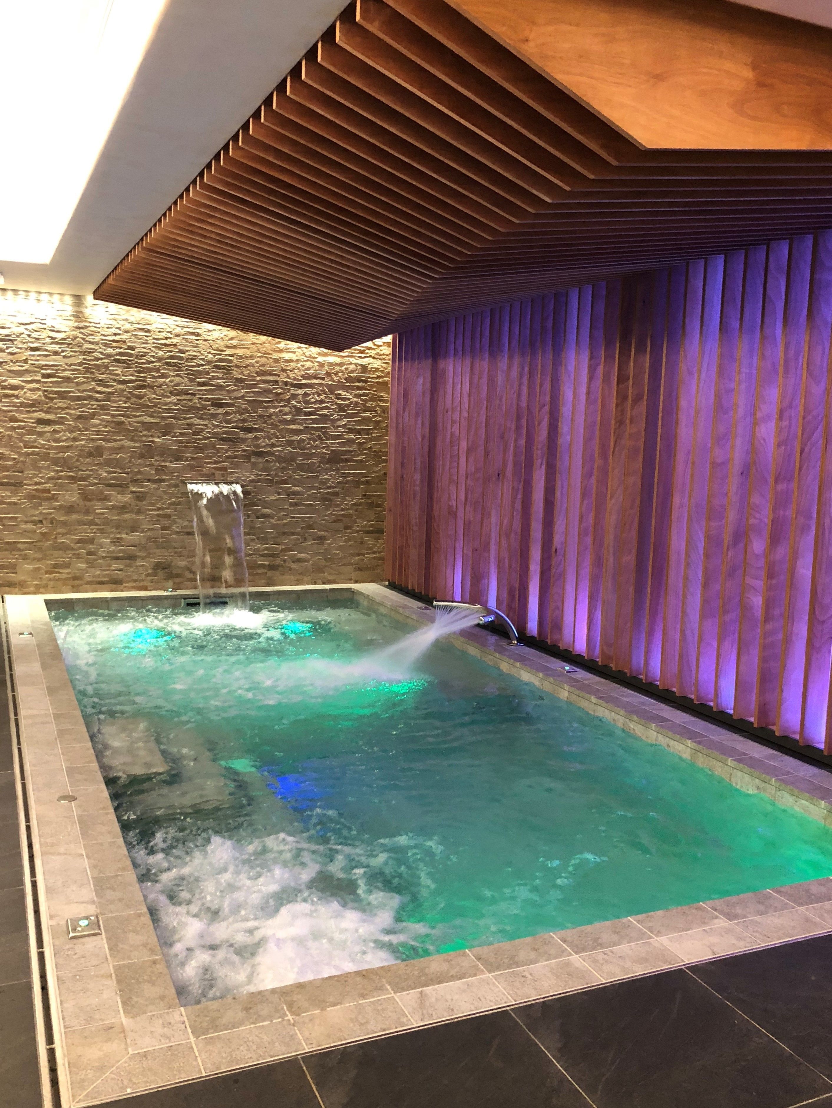 Couples treatment room(s), sauna, hot tub, massages