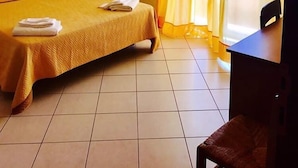 Chambre Triple, balcon