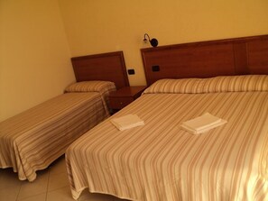 Room - Hotel Ristorante La Decanata (Isola di Capo Rizzuto)