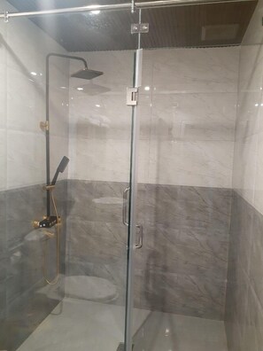 Free toiletries, hair dryer, slippers, towels - Hong Ngoc Hotel (Tuy Hoa)