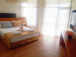 Chambre Double Standard | Minibar, coffres-forts dans les chambres, bureau, Wi-Fi gratuit