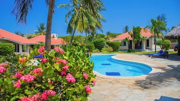 Luxury-Ferienhaus, 2 Schlafzimmer | Blick auf den Garten