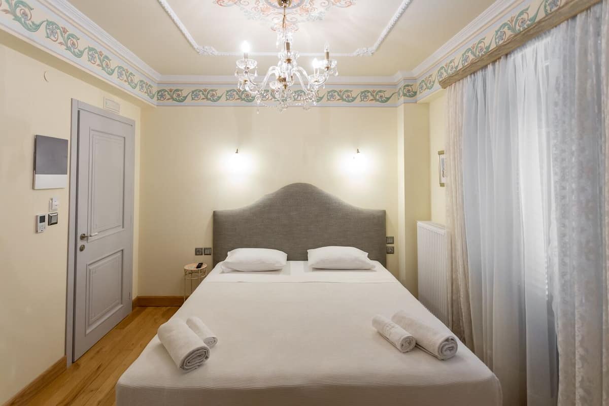 1 bedroom, minibar, individually decorated, individually furnished