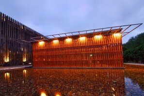 Façade de l’hébergement - soirée/nuit