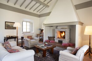 Appartement, 3 chambres | Coin séjour