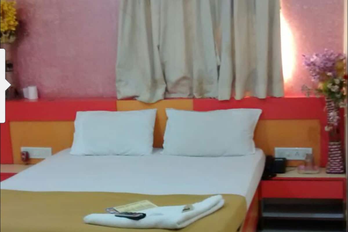 Habitación doble | Caja fuerte, escritorio, camas supletorias y wifi gratis