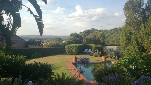 Outdoor pool - 14B The Loop (Pretoria)