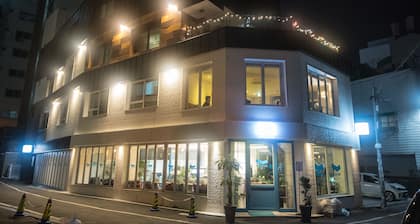BLUEHUM Guesthouse - Hostel