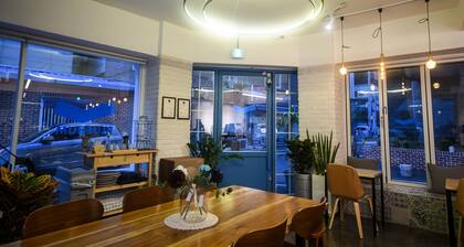 BLUEHUM Guesthouse - Hostel