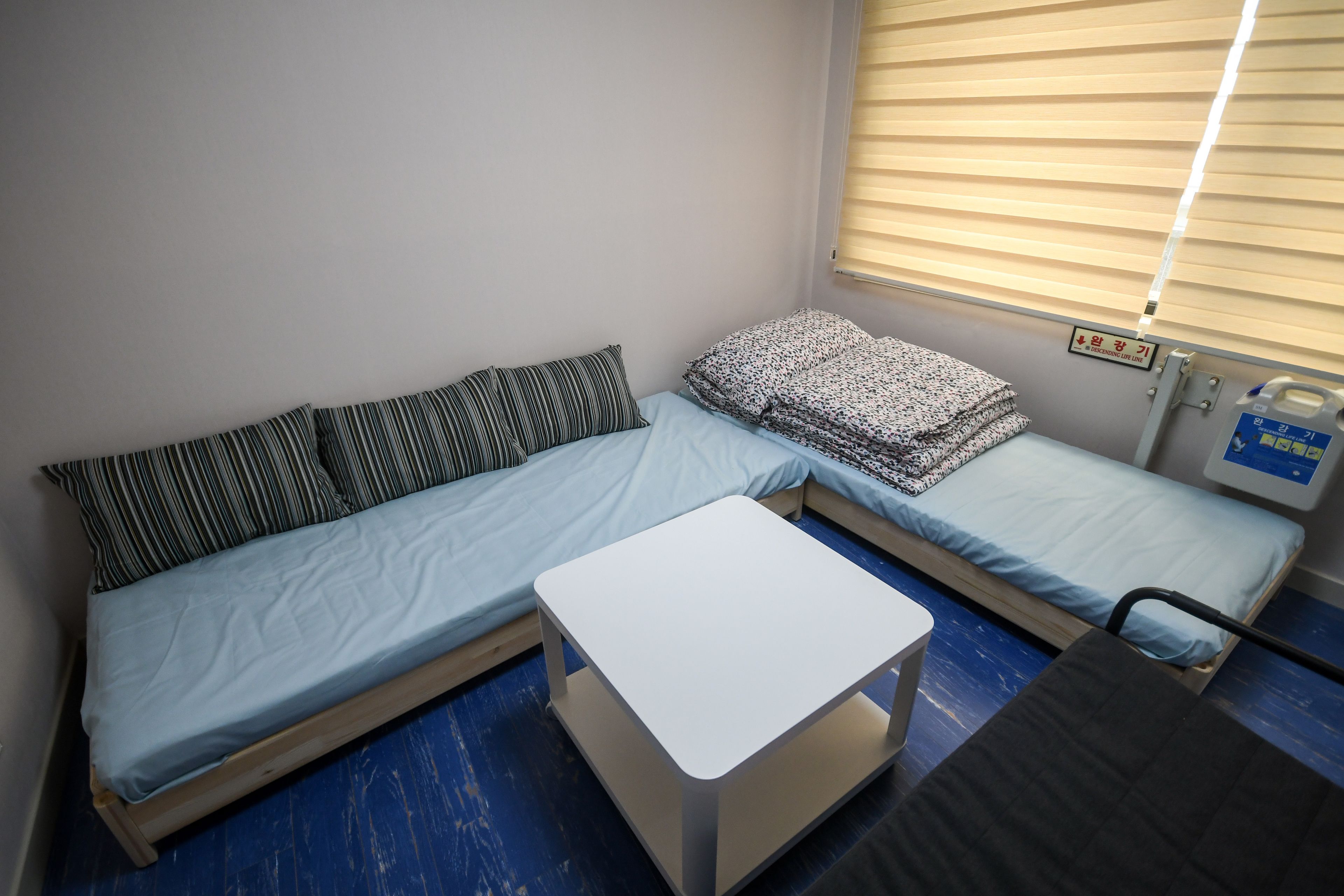 트윈룸 | 고급 침구, 오리/거위털 이불, 노트북 작업 공간, 다리미/다리미판