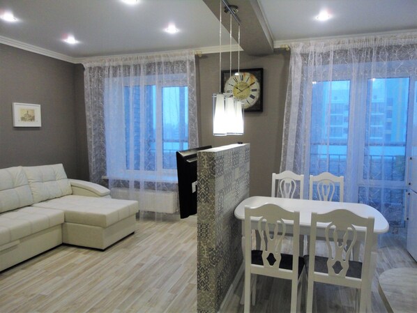 Studio – superior | Oppholdsrom | Flatskjerm-TV