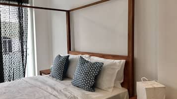 Deluxe Room, Balcony | Desk, iron/ironing board, rollaway beds, free WiFi