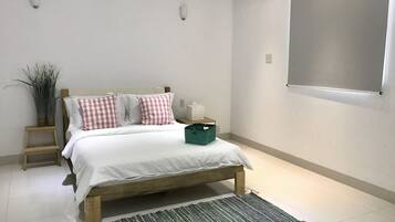 Superior Room | Desk, iron/ironing board, rollaway beds, free WiFi