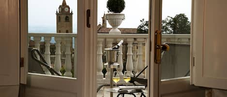 Luxury Room | Balcony