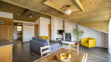 Design Apartment, 1 Bedroom | In-room dining