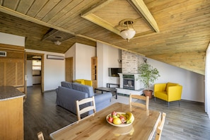 Design Apartment, 1 Bedroom | In-room dining - XOX Apart Hotel (Ula)