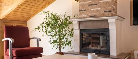 Design Apartment, 1 Bedroom | Living area | 30-inch LED TV with cable channels, TV