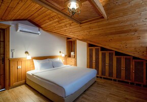 Design Apartment, 1 Bedroom | Premium bedding, Select Comfort beds, individually decorated