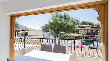 Deluxe Apartment, 2 Bedrooms, Non Smoking, Sea Facing | Balcony view