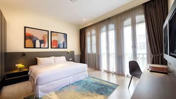 1 quarto, cofres nos quartos, escrivaninha