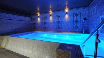 Couples treatment room(s), body treatments, aromatherapy
