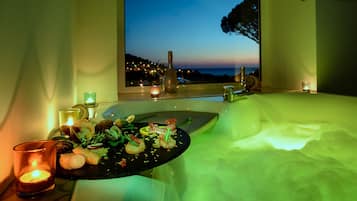 Suite, uitzicht op zee (Libeccio) | Bubbelbad