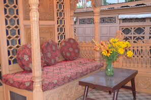 Front of property - New Alexandra Houseboats (Srinagar)