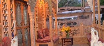 New Alexandra Houseboats