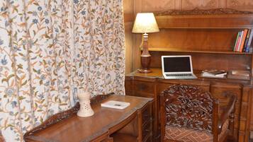 Área de estar no saguão