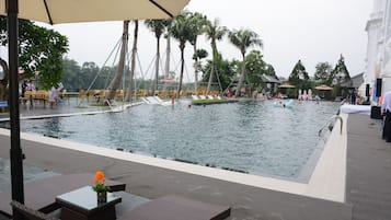 Udendørs pool, liggestole