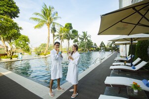 Outdoor pool, sun loungers