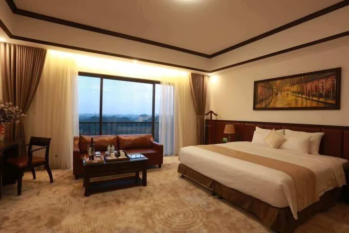 Minibar, in-room safe, soundproofing, iron/ironing board