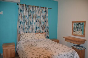 Appartamento Comfort, 2 camere da letto | 2 camere, una scrivania, ferro/asse da stiro, Wi-Fi gratuito